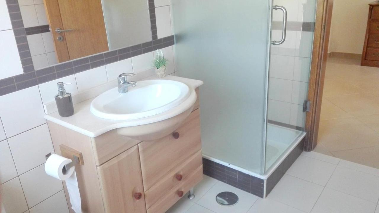 Spacious House In Aldeia Dos Pinheiros With Pool アゼイタオン エクステリア 写真