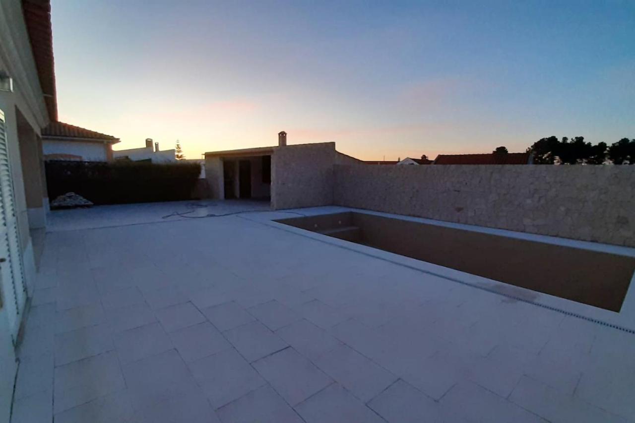 Spacious House In Aldeia Dos Pinheiros With Pool アゼイタオン エクステリア 写真