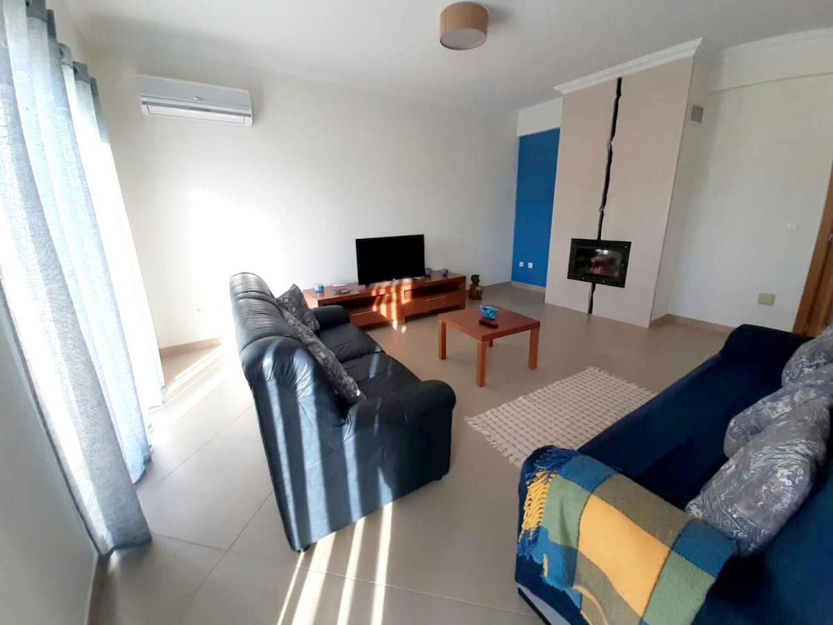 Spacious House In Aldeia Dos Pinheiros With Pool アゼイタオン エクステリア 写真