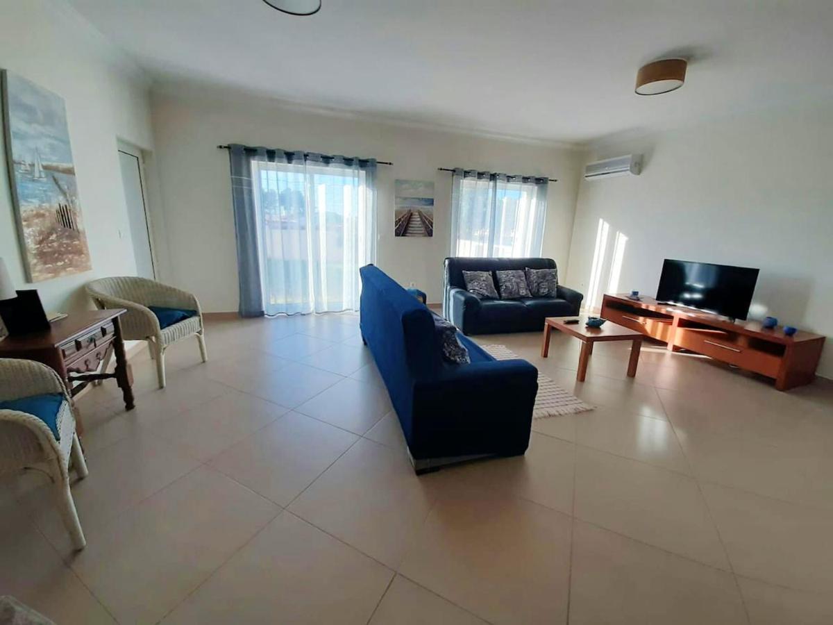 Spacious House In Aldeia Dos Pinheiros With Pool アゼイタオン エクステリア 写真